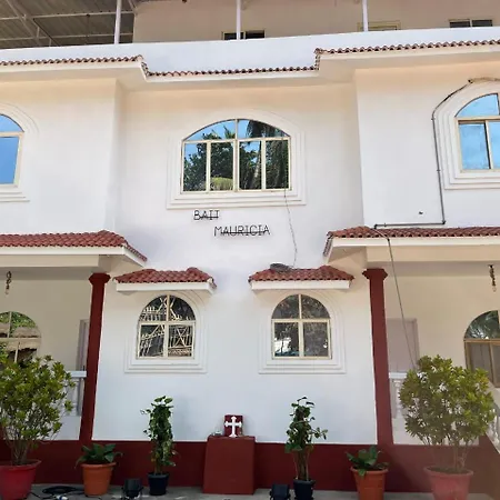 La Paulo'S Back To Basic Beach Resort